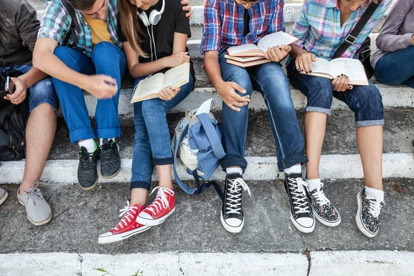 Como incentivar pré-adolescente a desenvolverem o hábito de ler.