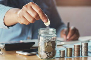 Como economizar dinheiro mesmo com salário baixo