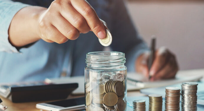 Como economizar dinheiro mesmo com salário baixo