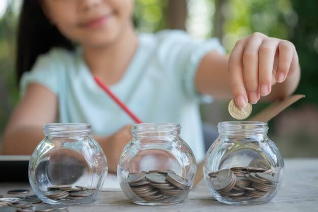 Como ensinar um adolescente a investir: dicas práticas
